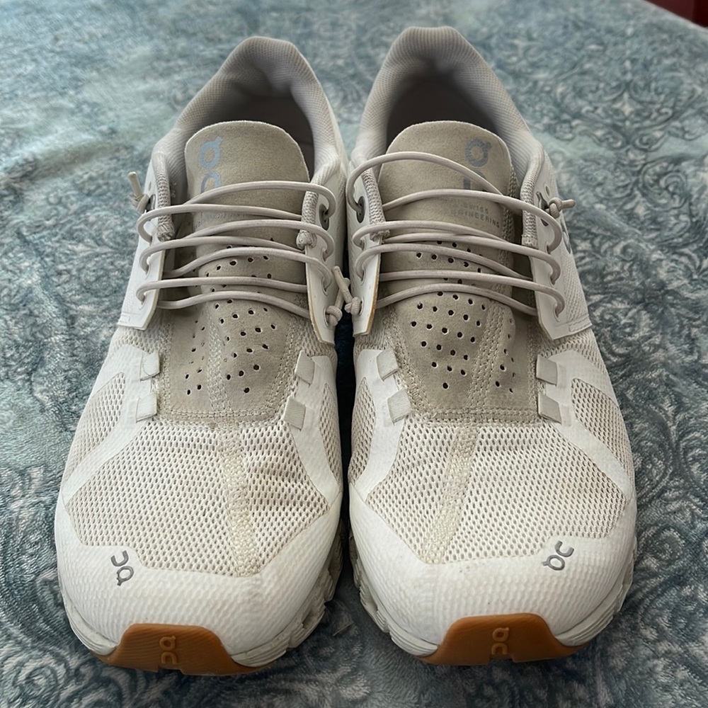 On Cloud- Size 8.5